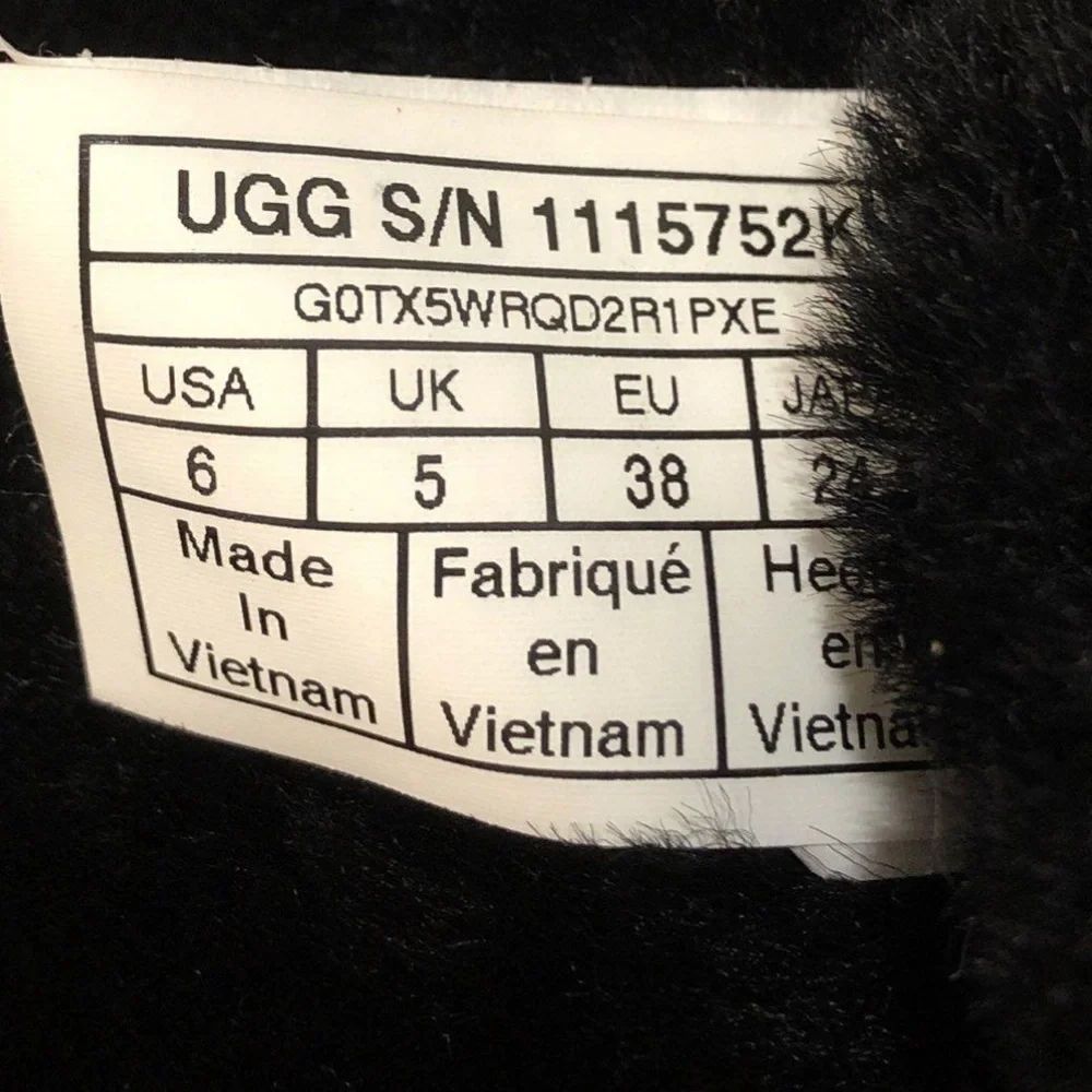 NEW!! Girls UGG Oh Yeah Black Fuzzy Slippers Size 6